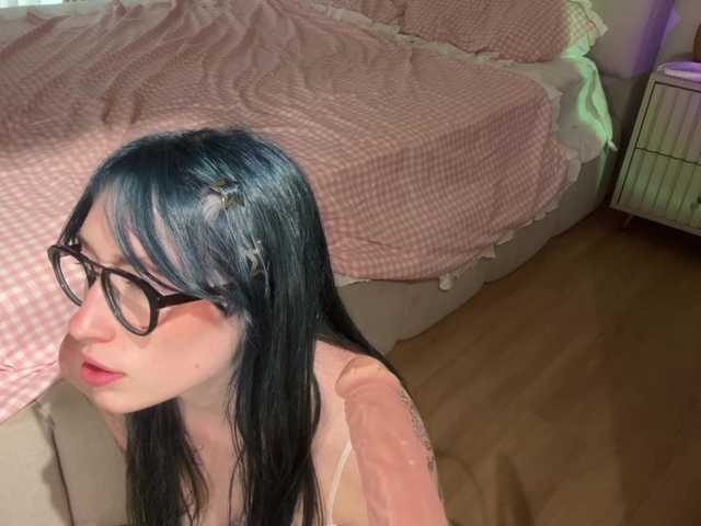 KellyyBeryy live cam on BongaCams