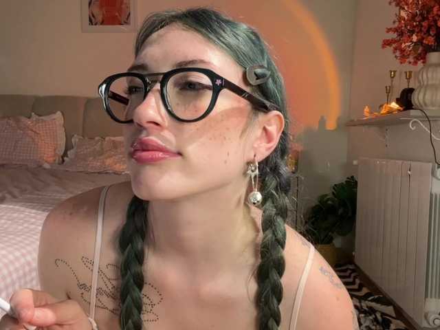KellyyBeryy live cam on BongaCams