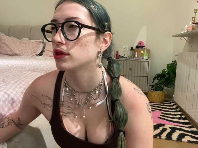 KellyyBeryy live cam on BongaCams