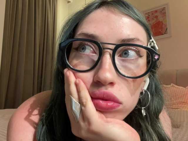 KellyyBeryy live cam on BongaCams