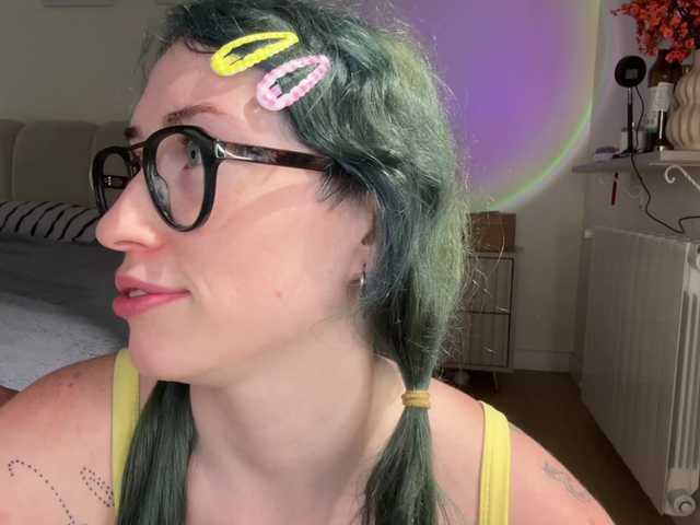 KellyyBeryy live cam on BongaCams