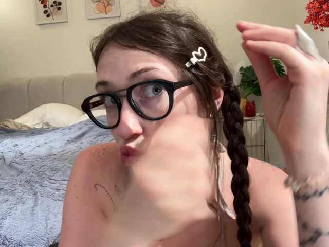 KellyyBeryy live cam on BongaCams