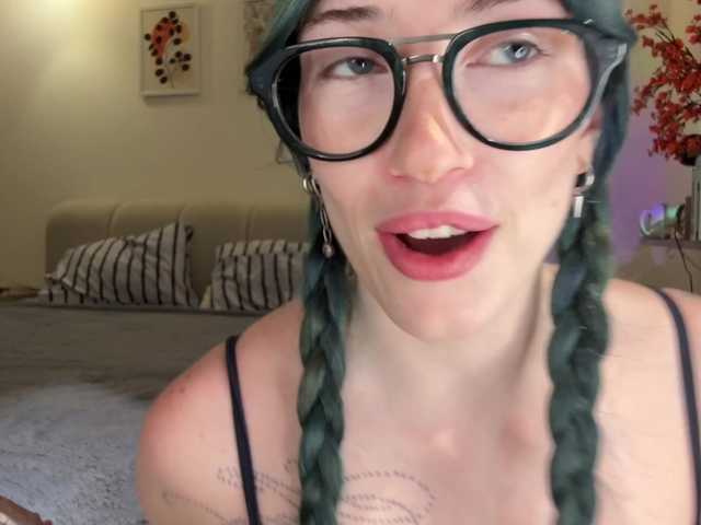 KellyyBeryy live cam on BongaCams