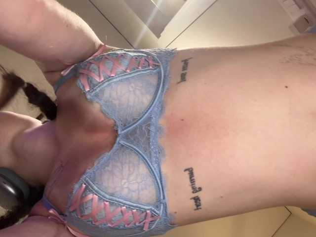 KellyyBeryy live cam on BongaCams