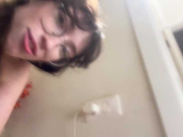 KellyyBeryy live cam on BongaCams