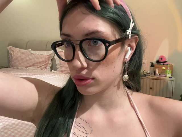 KellyyBeryy live cam on BongaCams