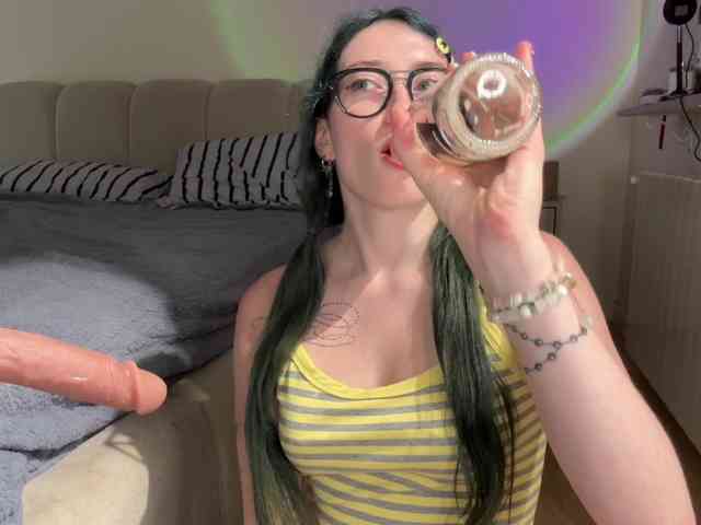 KellyyBeryy - Girl 