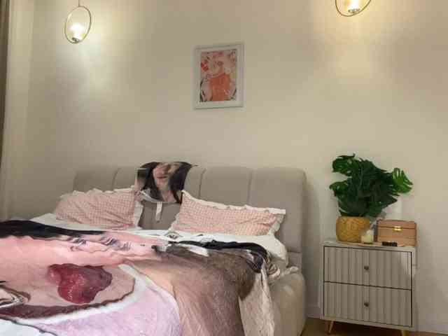 kellyyberyy's live room