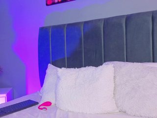 ninna-curly Porn Show