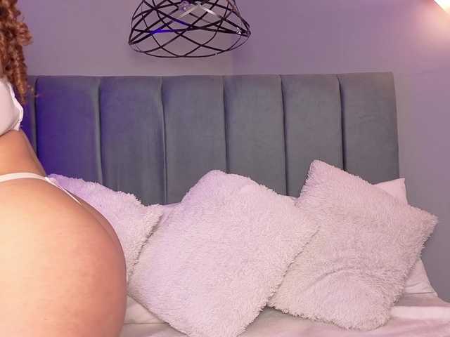 ninna-curly live cam on BongaCams
