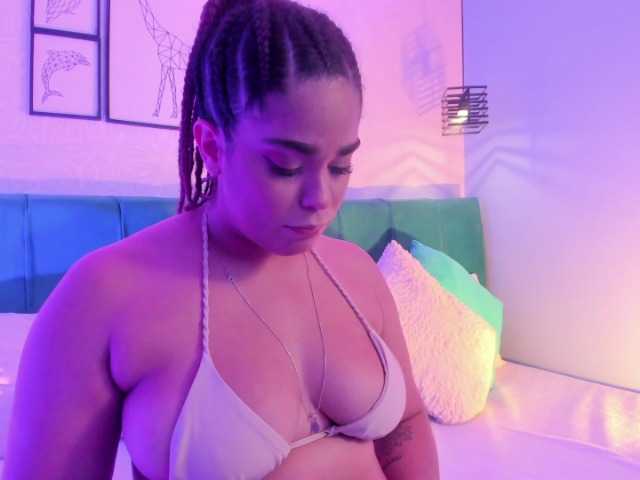 ninna-curly live cam on BongaCams