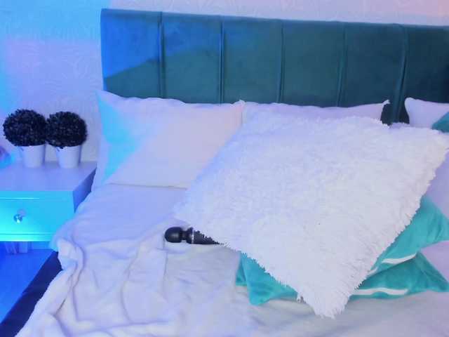 ninna-curly live cam on BongaCams