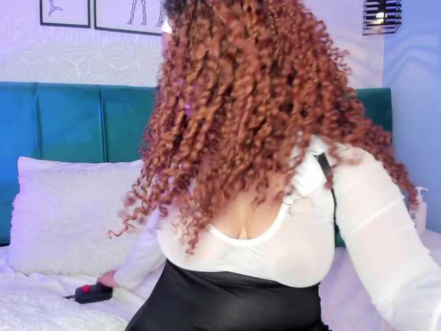 ninna-curly live cam on BongaCams