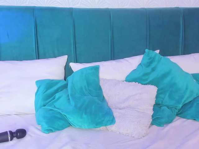 ninna-curly's BongaCams show and profile