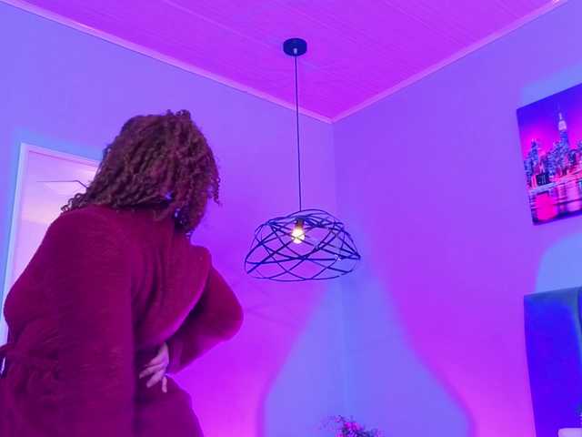 ninna-curly live cam on BongaCams