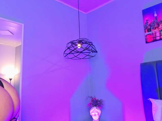 ninna-curly live cam on BongaCams