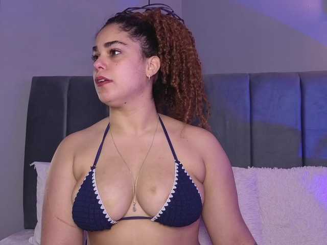 ninna-curly live cam on BongaCams