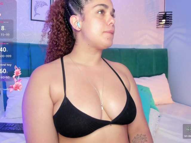 ninna-curly live cam on BongaCams