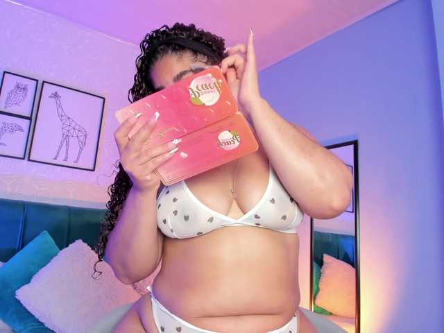 ninna-curly live cam on BongaCams