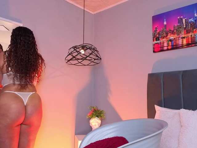 le modèle ninna-curly est en webcam porno dans un show sur le site bongacams, il possède les tags suivants: Latino/Hispanic,Redhead,Shaved