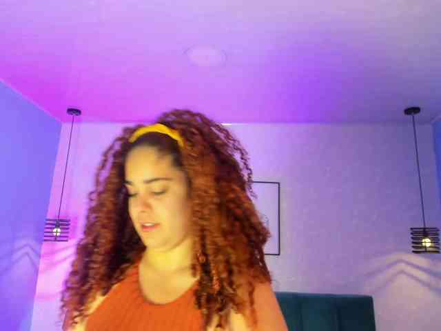 ninna-curly webcam
