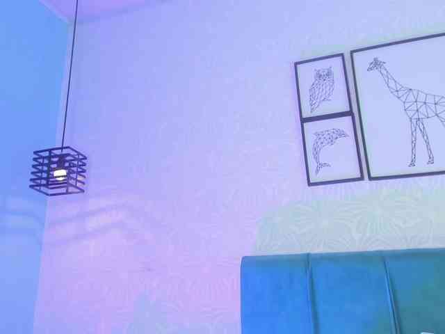 ninna-curly webcam