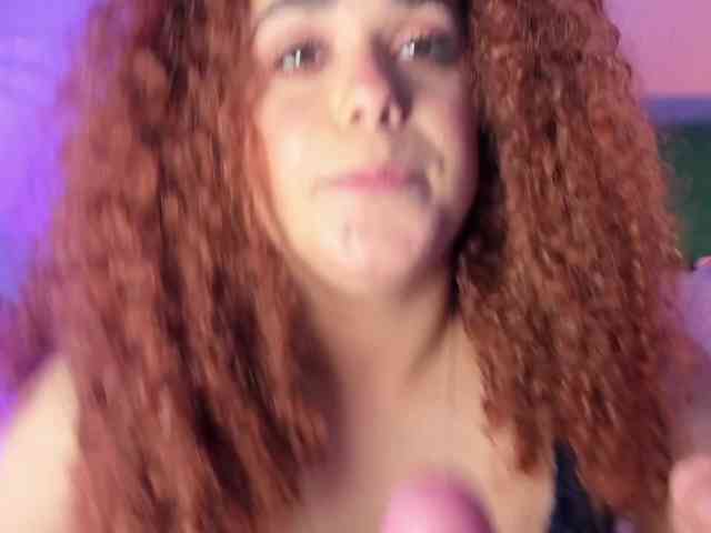 ninna-curly webcam