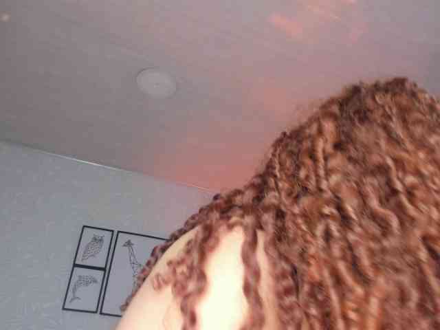 ninna-curly webcam