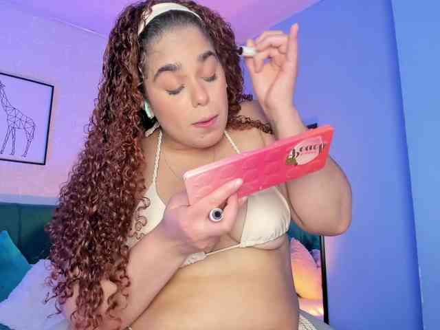 ninna-curly webcam