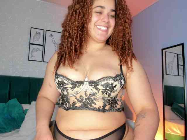ninna-curly webcam
