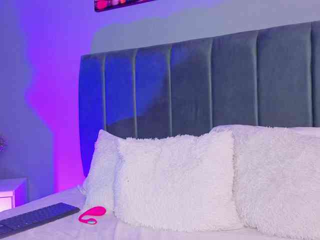 ninna-curly Live Webcam on BongaCams