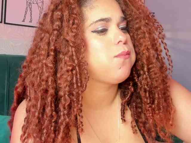ninna-curly webcam