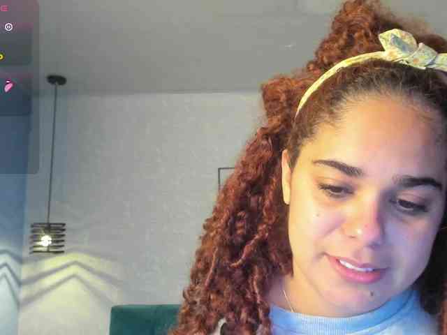 ninna-curly webcam