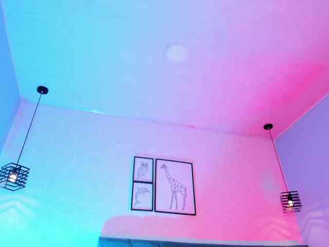 ninna-curly webcam