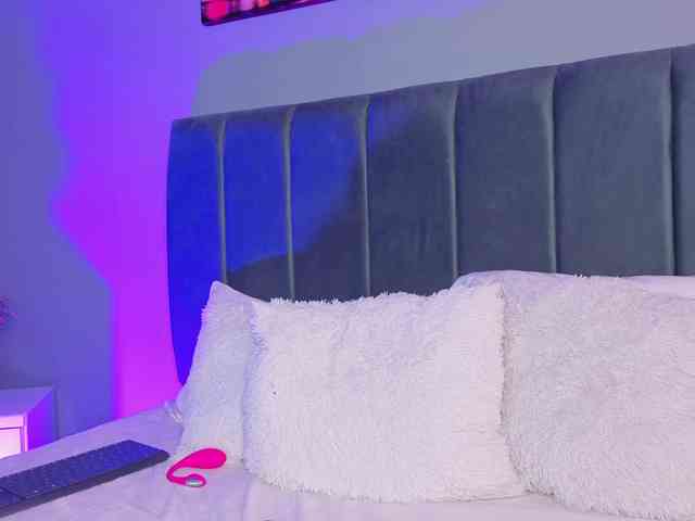 ninna-curly Live Webcam on BongaCams