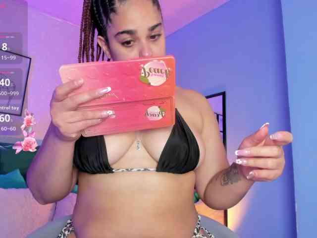 ninna-curly webcam