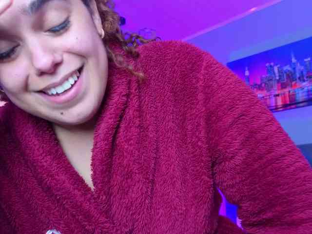 ninna-curly webcam