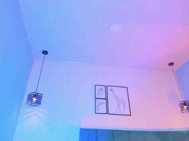 ninna-curly webcam