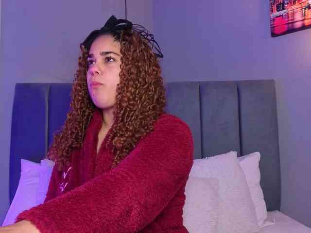 ninna-curly webcam