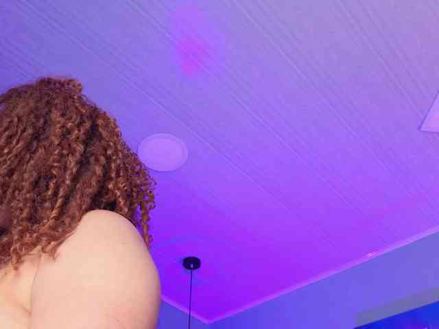 ninna-curly Live Webcam on BongaCams