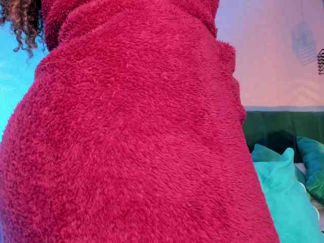 ninna-curly webcam