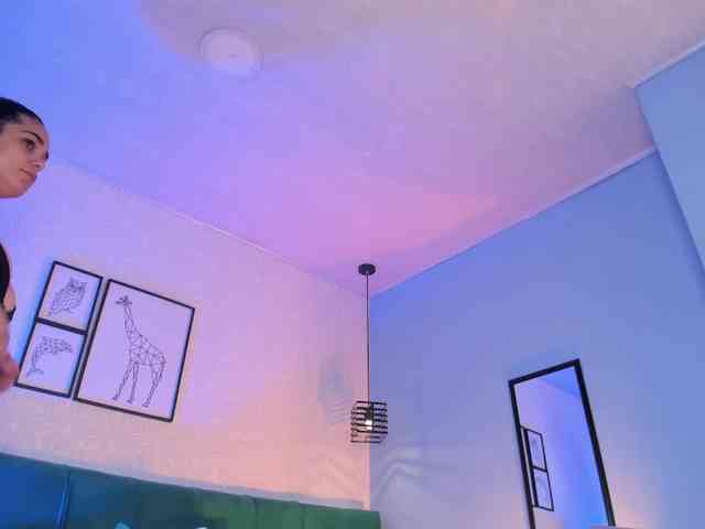 ninna-curly webcam