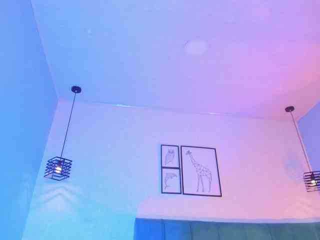 ninna-curly webcam