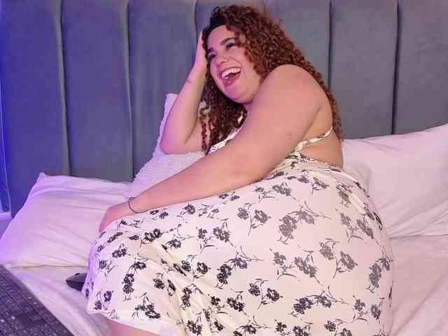 ninna-curly webcam
