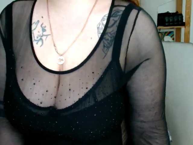 Leilabeayte24 live cam on BongaCams