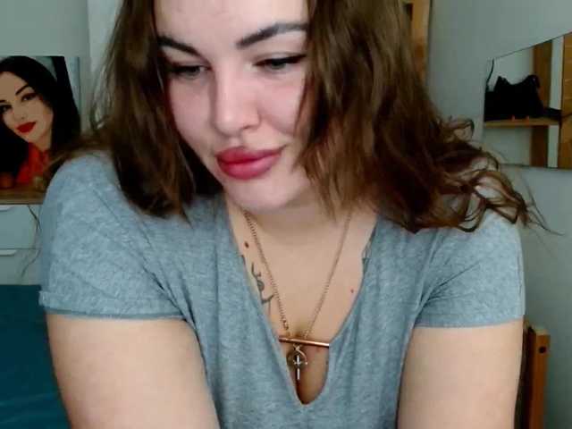 Leilabeayte24 live cam on BongaCams