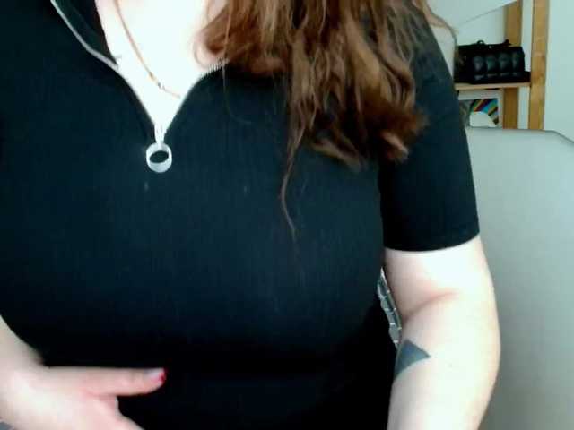 Leilabeayte24 live cam on BongaCams