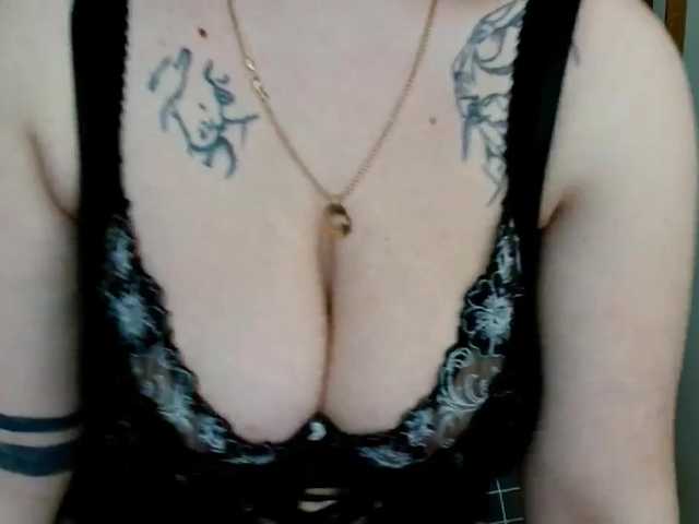 Leilabeayte24 live cam on BongaCams