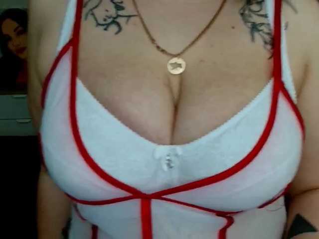 Leilabeayte24's BongaCams show and profile