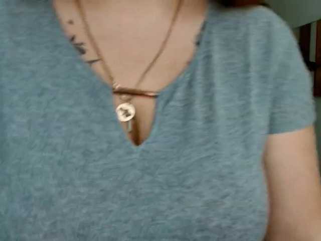 Leilabeayte24 live cam on BongaCams